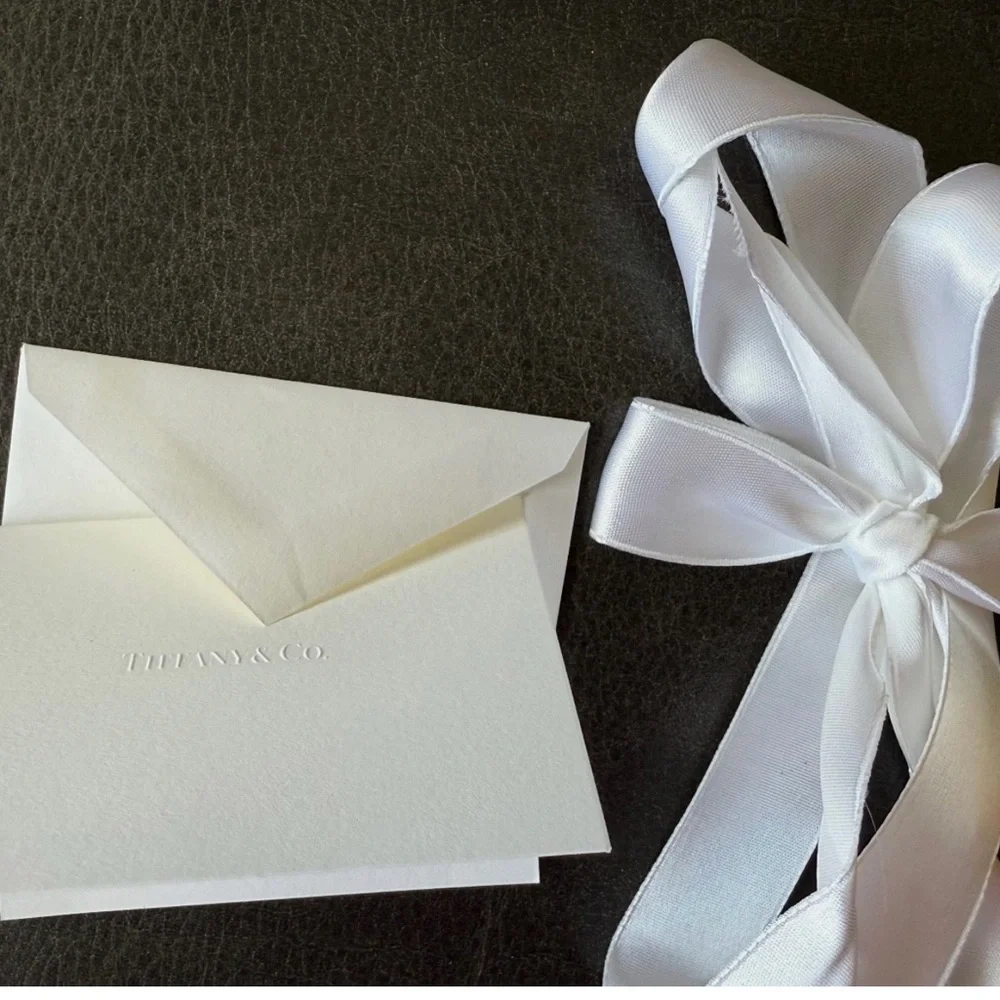 Tiffany & Co. Elegant Gold Drop Earrings - Picture 9 of 13